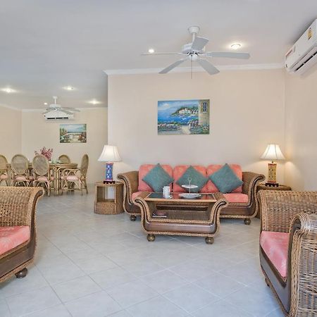 Butterfly Garden Boutique Residences Large Luxury Apts And Villas A Lifetsyle Destination By Neang, Everything You Need All Right Here 1-3 Bedrooms 110 To 190 Sq Mtrs, 2 Full Bathrooms, Rain Shower, Spa Bath, Bbq, Free Wifi, Staff 24-7, Close To Beac Pattaya Dış mekan fotoğraf