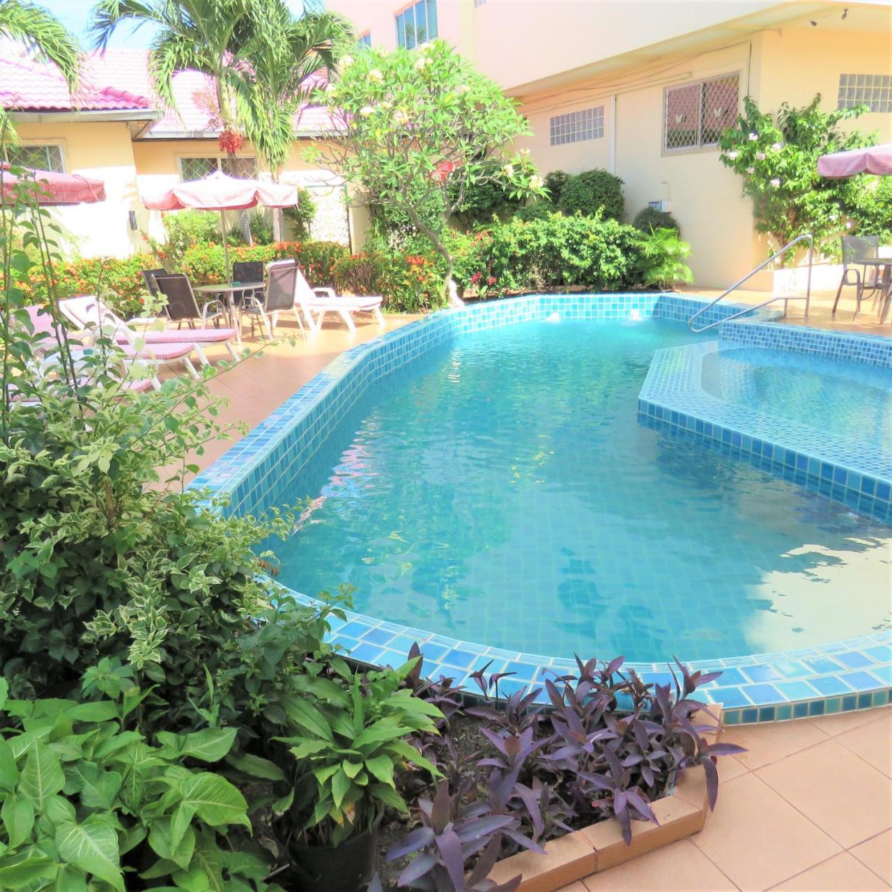 Butterfly Garden Boutique Residences Large Luxury Apts And Villas A Lifetsyle Destination By Neang, Everything You Need All Right Here 1-3 Bedrooms 110 To 190 Sq Mtrs, 2 Full Bathrooms, Rain Shower, Spa Bath, Bbq, Free Wifi, Staff 24-7, Close To Beac Pattaya Dış mekan fotoğraf